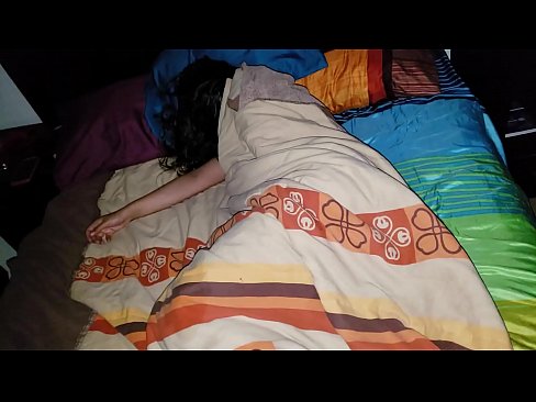 ❤️ Fillastro reprendendo á súa nova madrasta mentres ela dorme. ❤❌ Vídeo de puta en % gl.fuckmymac.ru % ❌❤