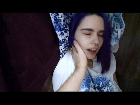❤️ Atopo a miña irmá no armario e axudouna a correrse ❤❌ Vídeo de puta en % gl.fuckmymac.ru % ❌❤